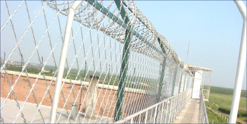  Alambre de púas y valla
