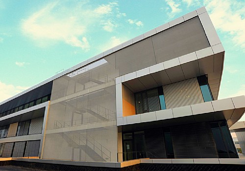 Cosas a tener en cuenta al elegir malla de alambre arquitectónica